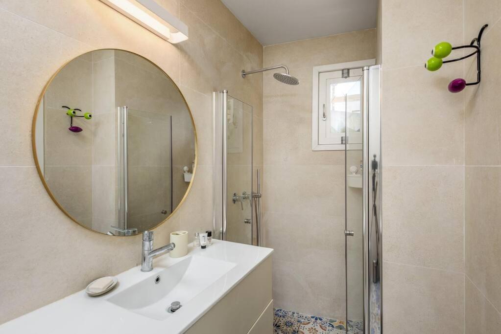 Apartment New Modern & Quiet 2br/2 Bath By Frishman Beach Tel Aviv-Jaffa
