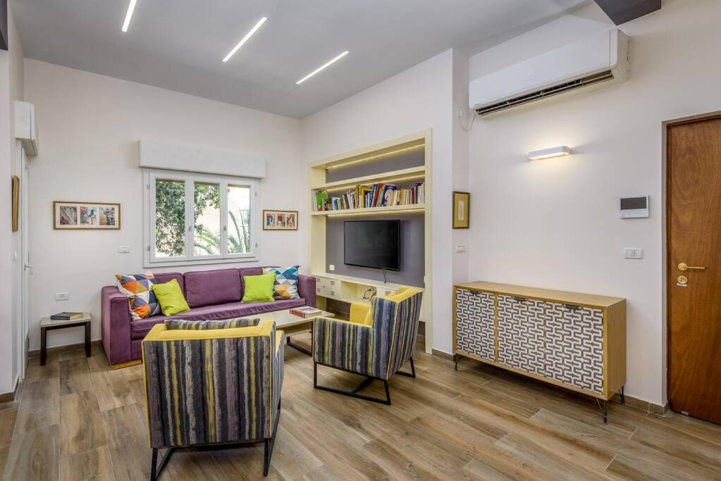 New Modern & Quiet 2br/2 Bath By Frishman Beach Apartment *